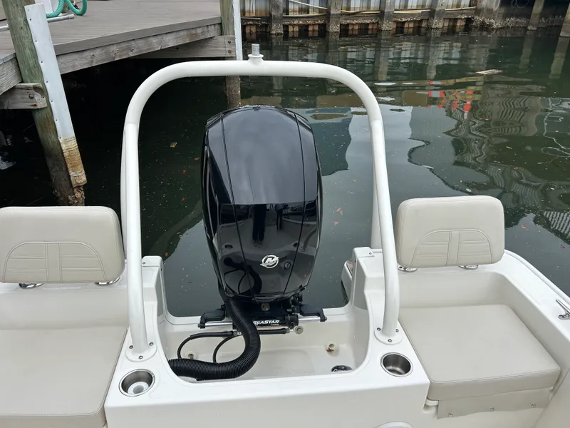 Slide: The Image of Boston Whaler 19 MTK 2024 - 10