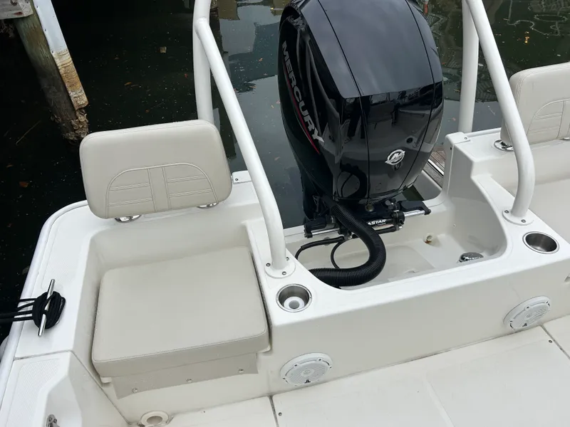 Slide: The Image of Boston Whaler 19 MTK 2024 - 12