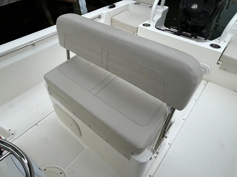 Slide: The Image of Boston Whaler 19 MTK 2024 - 15