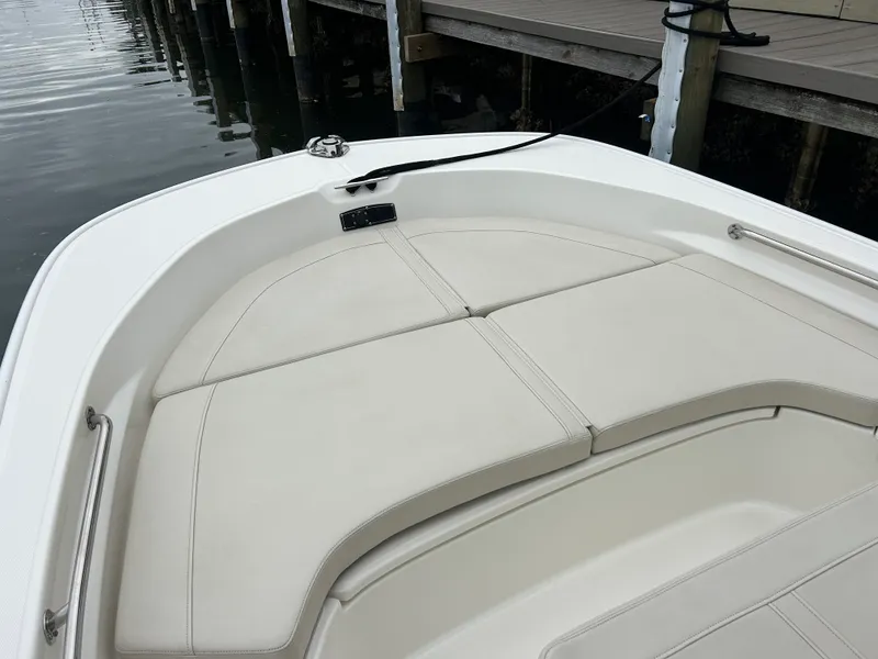 Slide: The Image of Boston Whaler 19 MTK 2024 - 21