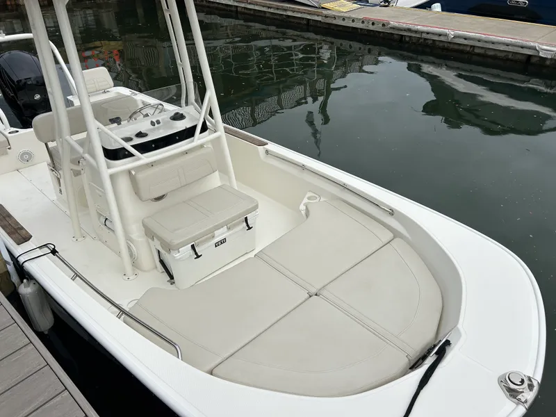 Slide: The Image of Boston Whaler 19 MTK 2024 - 24