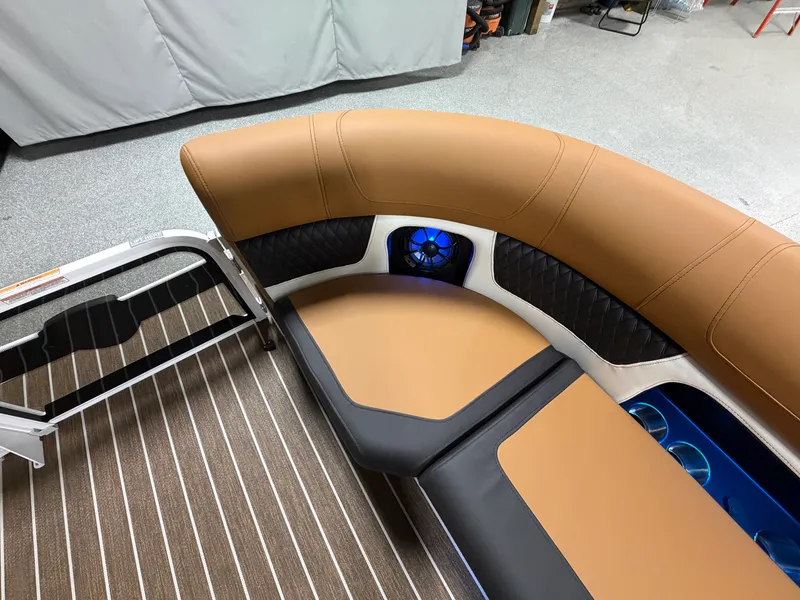 Slide: The Image of Premier 230 SOLARIS 2026 - 77