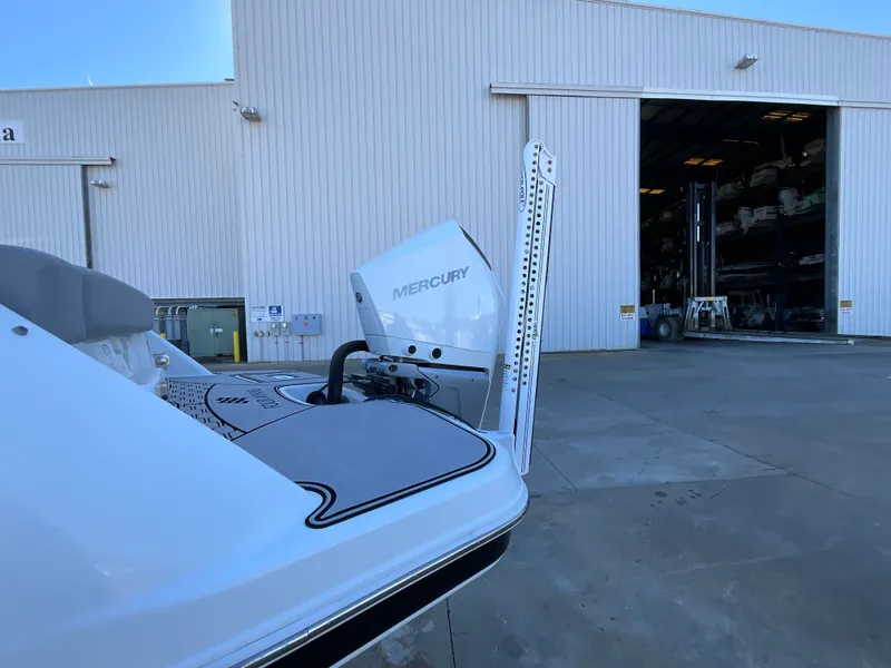 Slide: The Image of Four Winns HD 8 2023 - 13