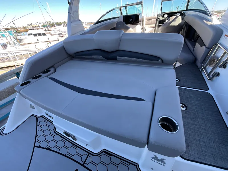 Slide: The Image of Four Winns HD 8 2023 - 17