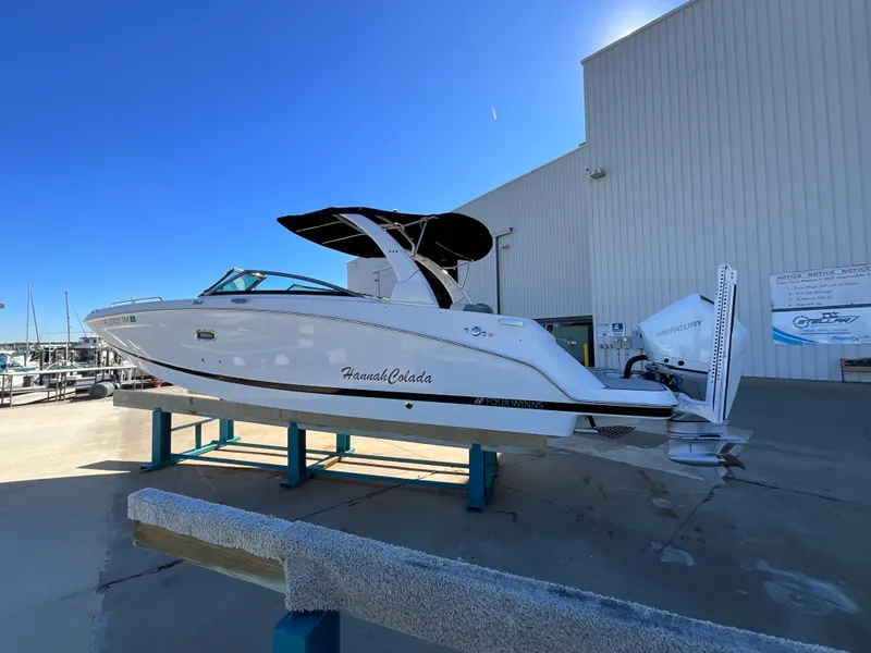 Slide: The Image of Four Winns HD 8 2023 - 21