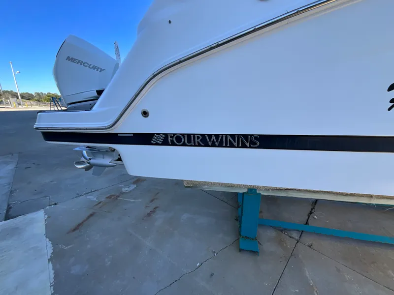 Slide: The Image of Four Winns HD 8 2023 - 34