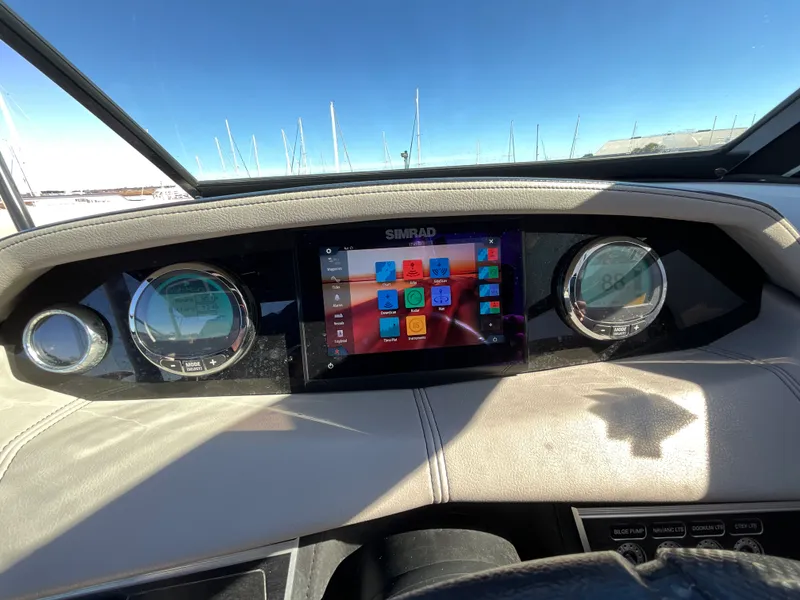 Slide: The Image of Four Winns HD 8 2023 - 44