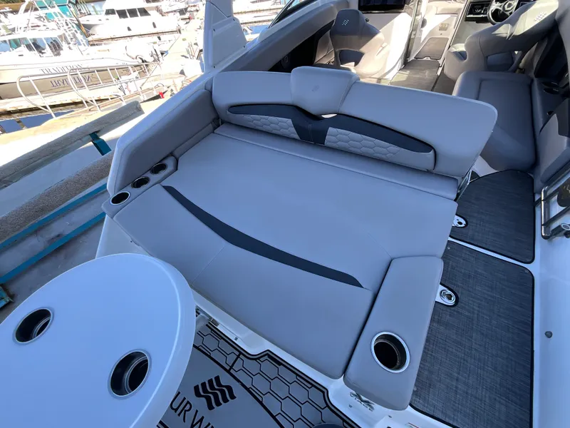 Slide: The Image of Four Winns HD 8 2023 - 45