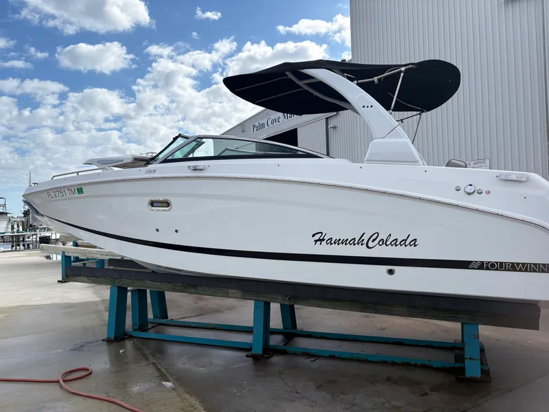 Slide: The Image of Four Winns HD 8 2023 - 5