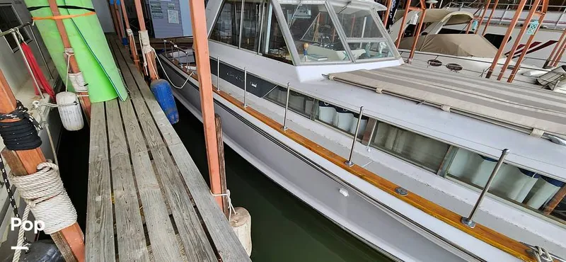 Slide: The Image of Chris-Craft Commander 38 1968 - 15129094