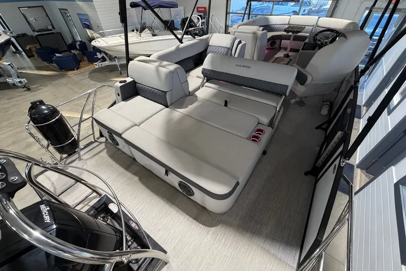 Slide: The Image of Harris SUNLINER 230 2023 - 12