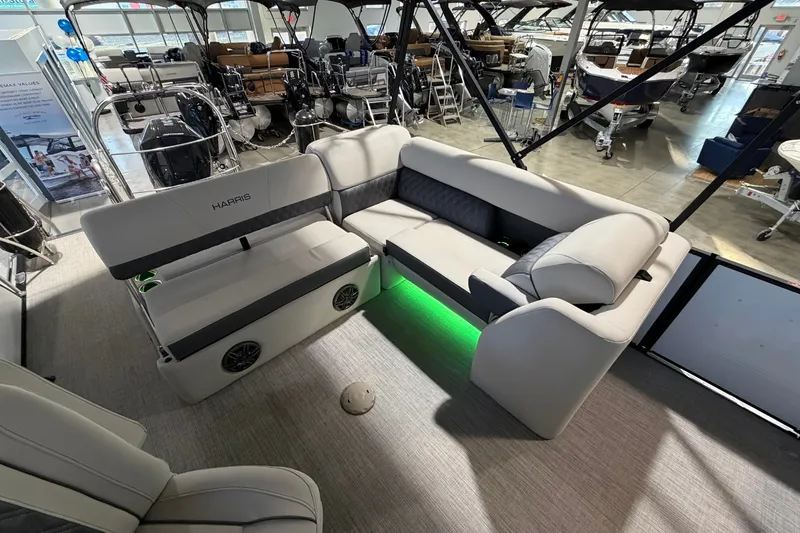 Slide: The Image of Harris SUNLINER 230 2023 - 13