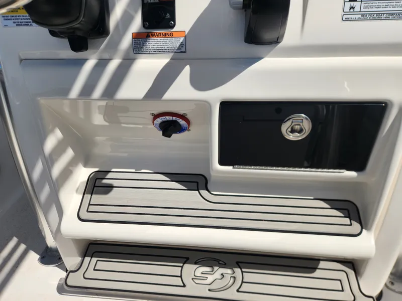 Slide: The Image of Sea Fox 248 COMMANDER 2023 - 17