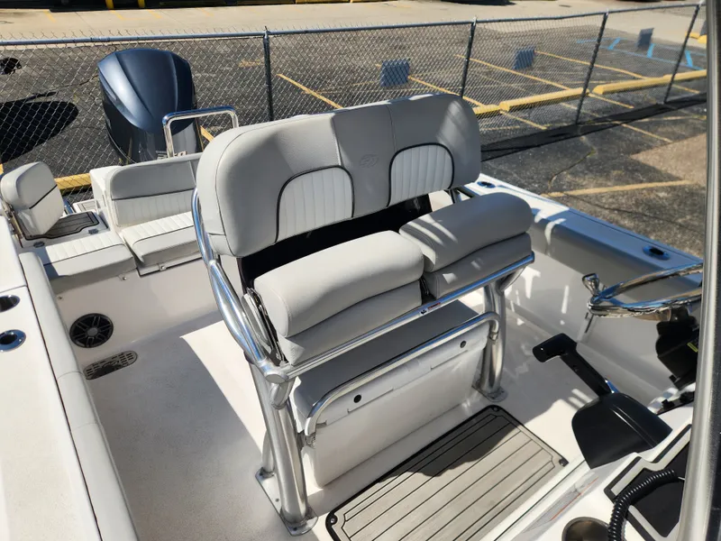Slide: The Image of Sea Fox 248 COMMANDER 2023 - 9