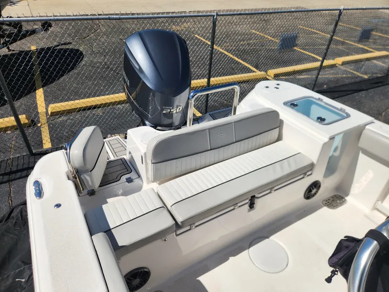 Slide: The Image of Sea Fox 248 COMMANDER 2023 - 11