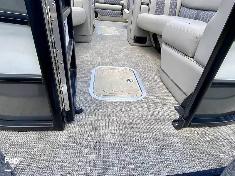 Slide: The Image of Barletta Lusso L23UC 2022 - 15796847