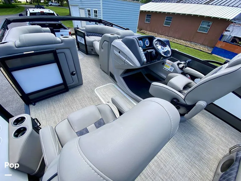 Slide: The Image of Barletta Lusso L23UC 2022 - 15796850