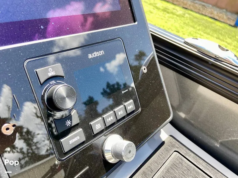 Slide: The Image of Barletta Lusso L23UC 2022 - 15796858