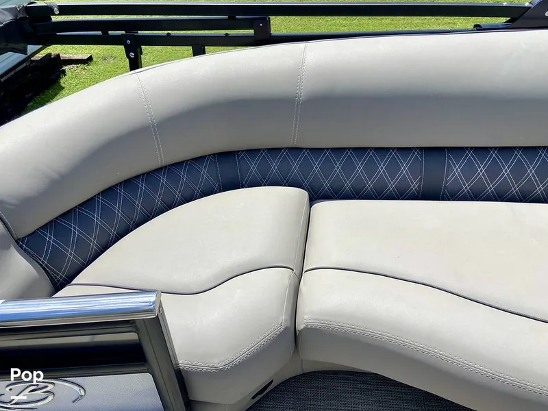 Slide: The Image of Barletta Lusso L23UC 2022 - 15796874