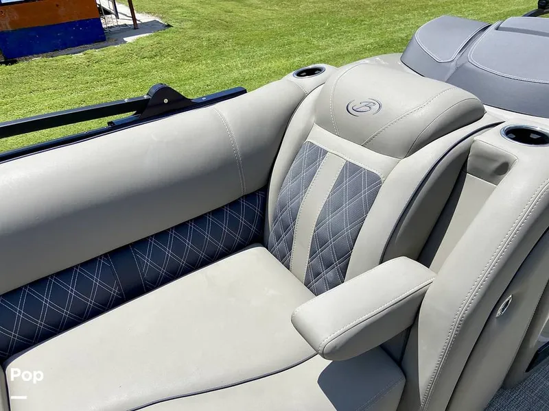 Slide: The Image of Barletta Lusso L23UC 2022 - 15796875