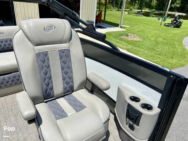 Slide: The Image of Barletta Lusso L23UC 2022 - 15796876