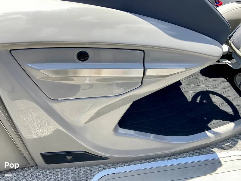 Slide: The Image of Barletta Lusso L23UC 2022 - 15796879