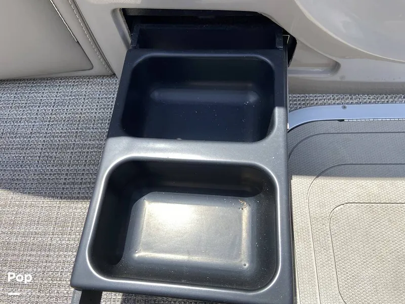 Slide: The Image of Barletta Lusso L23UC 2022 - 15796881