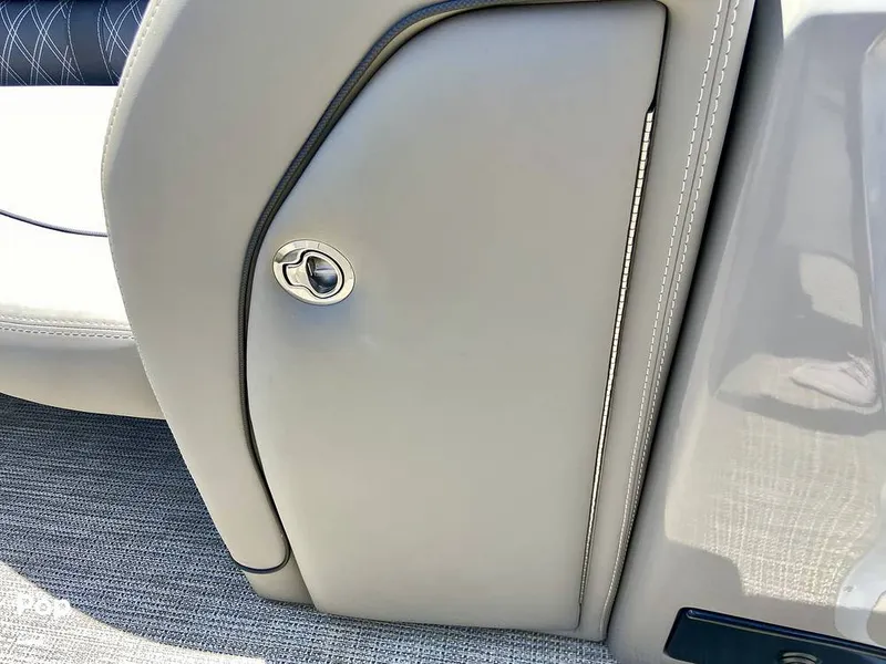 Slide: The Image of Barletta Lusso L23UC 2022 - 15796882