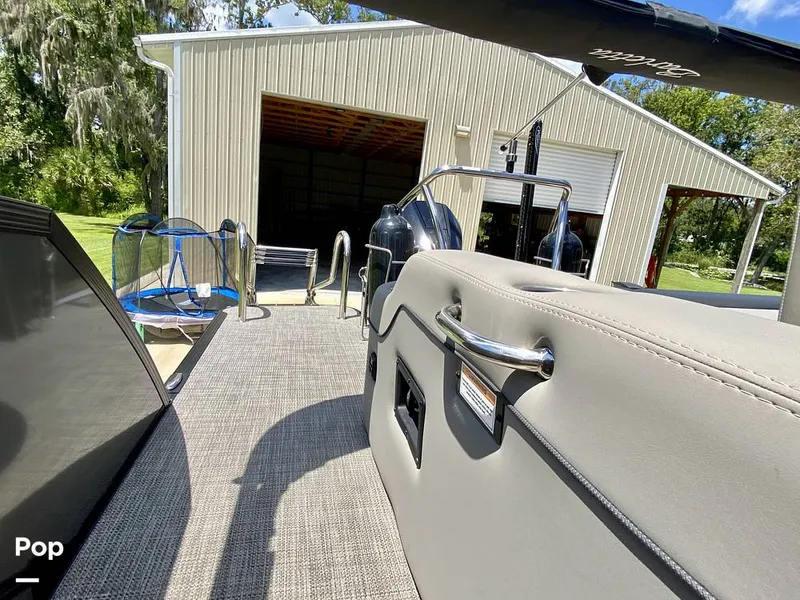 Slide: The Image of Barletta Lusso L23UC 2022 - 15796885