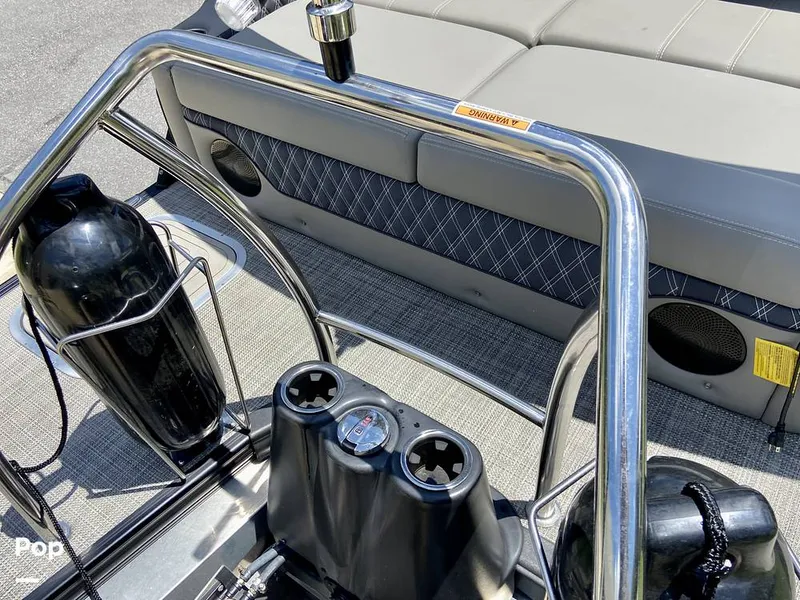 Slide: The Image of Barletta Lusso L23UC 2022 - 15796888