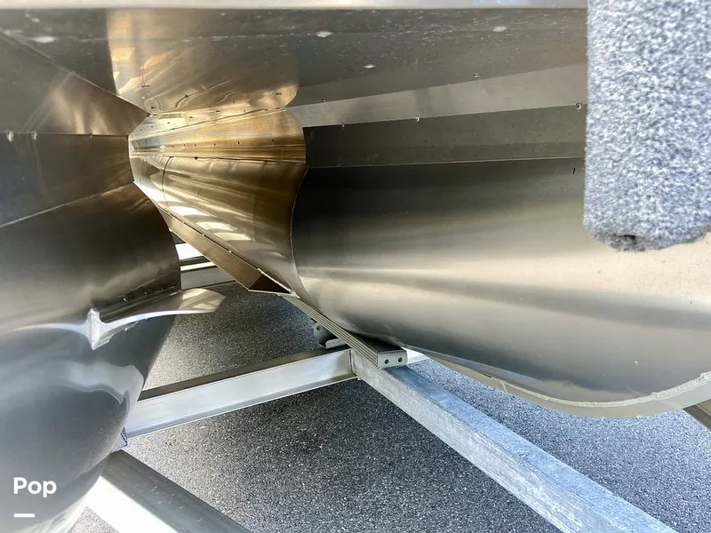 Slide: The Image of Barletta Lusso L23UC 2022 - 15796896