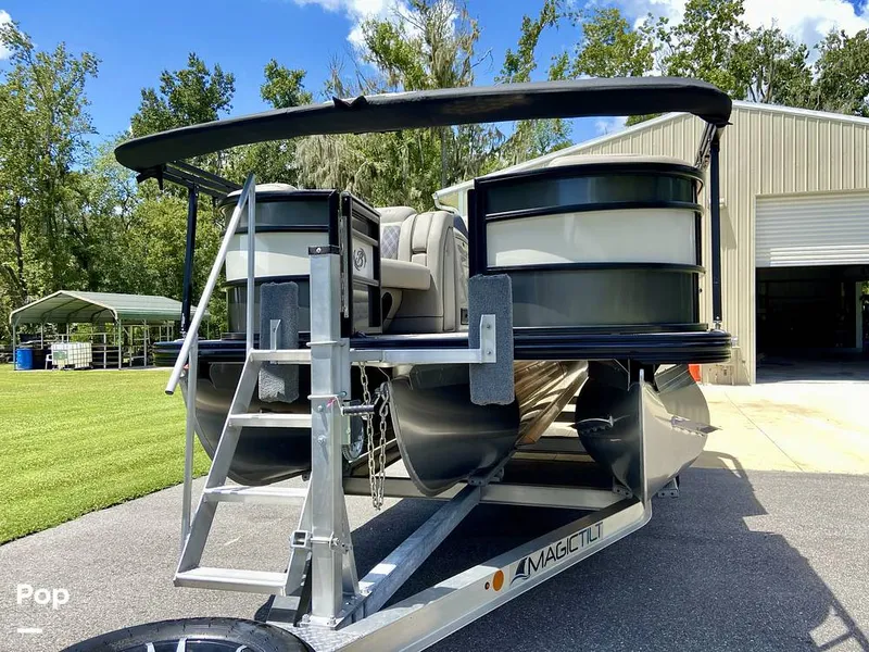 Slide: The Image of Barletta Lusso L23UC 2022 - 15796842