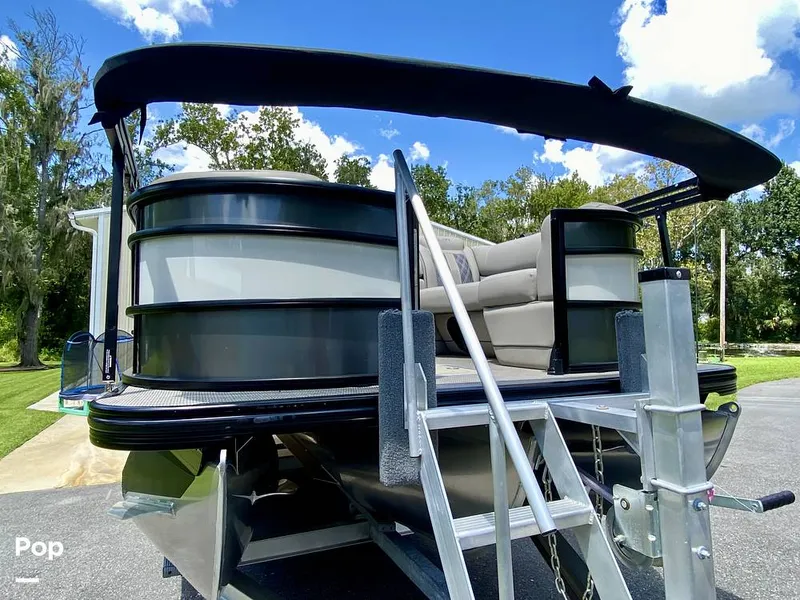 Slide: The Image of Barletta Lusso L23UC 2022 - 15796843