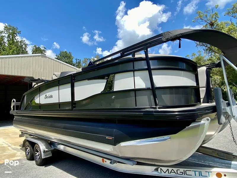 Slide: The Image of Barletta Lusso L23UC 2022 - 15796845