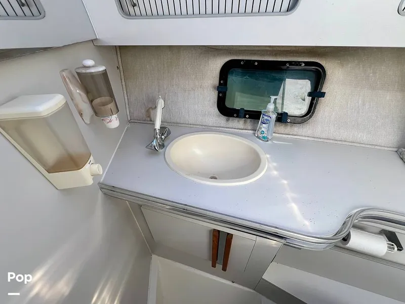 Slide: The Image of Cruisers Yachts Esprit 3370 1991 - 15056933