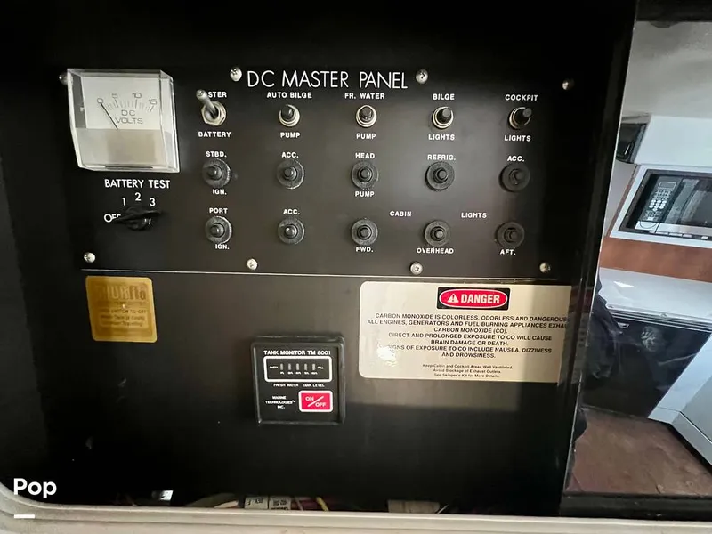 Slide: The Image of Cruisers Yachts Esprit 3370 1991 - 15056953