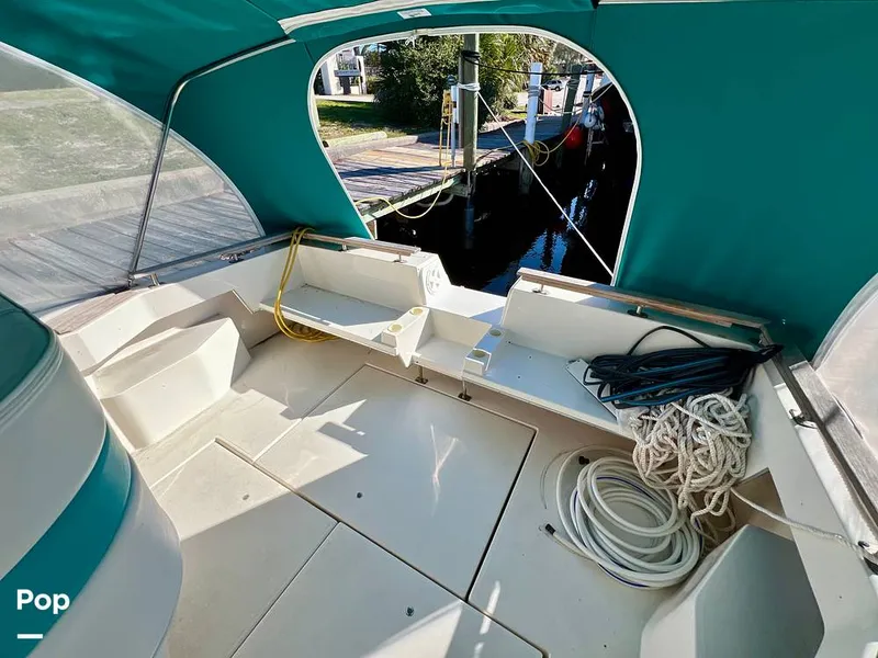 Slide: The Image of Cruisers Yachts Esprit 3370 1991 - 15056793