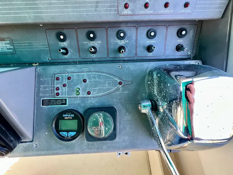 Slide: The Image of Cruisers Yachts Esprit 3370 1991 - 15056807