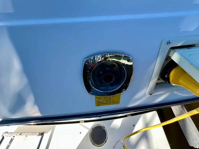 Slide: The Image of Cruisers Yachts Esprit 3370 1991 - 15056823