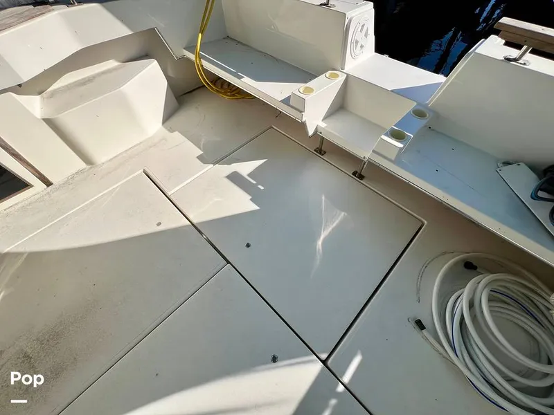 Slide: The Image of Cruisers Yachts Esprit 3370 1991 - 15056827