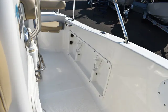 Slide: The Image of Key West Boats 176CC 2020 - 35