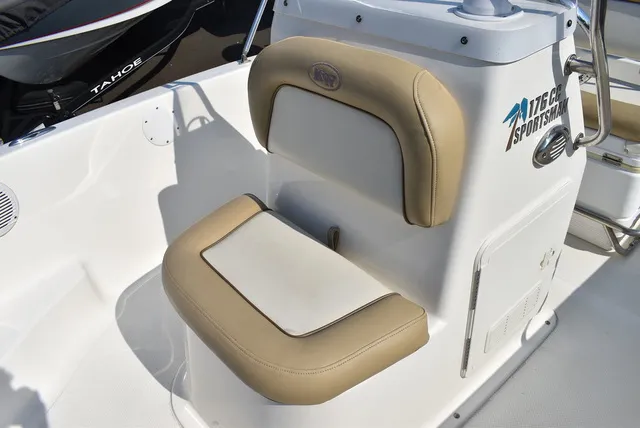 Slide: The Image of Key West Boats 176CC 2020 - 36
