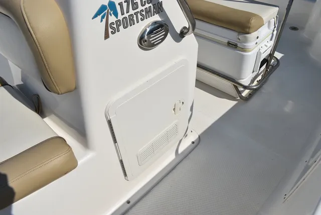 Slide: The Image of Key West Boats 176CC 2020 - 33