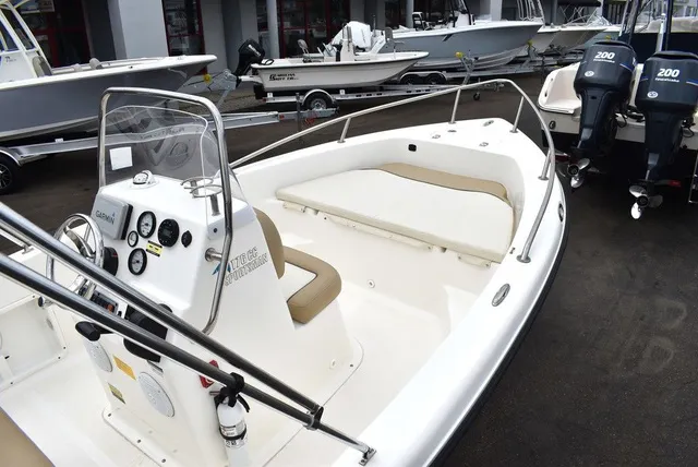 Slide: The Image of Key West Boats 176CC 2020 - 8
