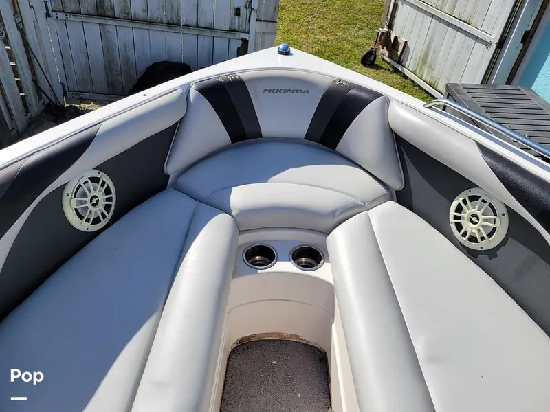 Slide: The Image of Moomba Mobius LSV 2010 - 15070150