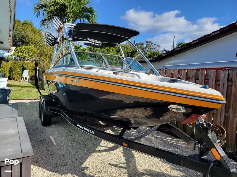 Slide: The Image of Moomba Mobius LSV 2010 - 15070129