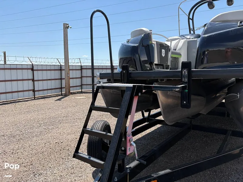 Slide: The Image of Godfrey 250 XP 2020 - 15702914