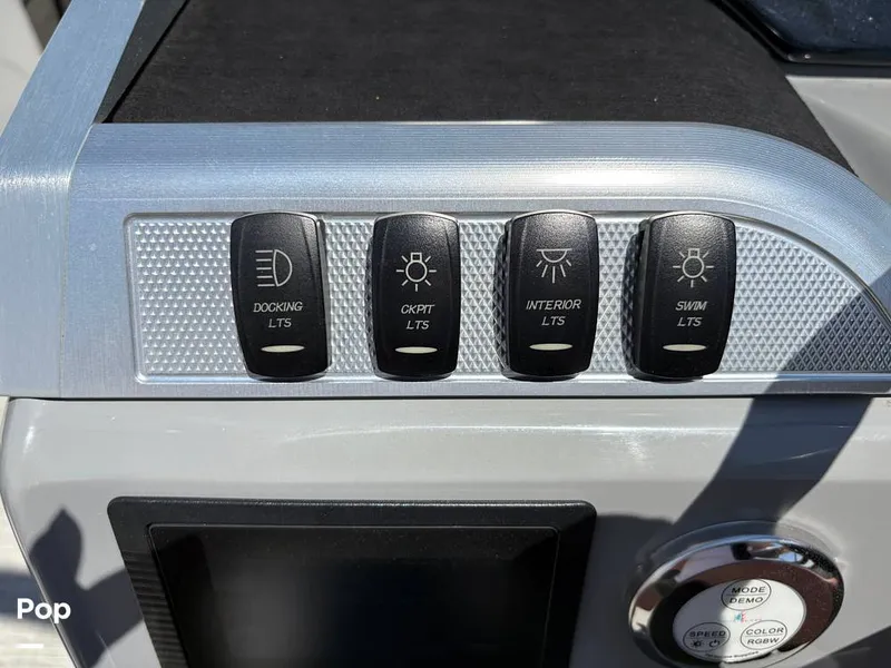 Slide: The Image of Godfrey 250 XP 2020 - 15702923