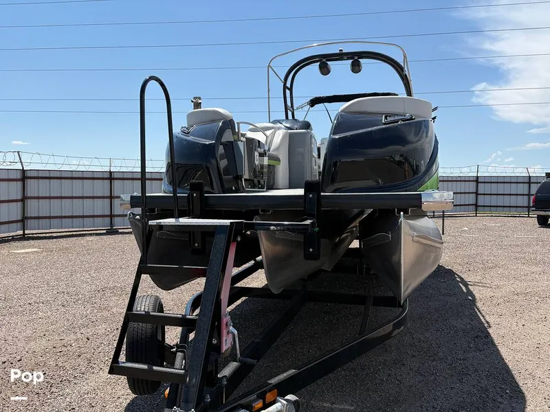 Slide: The Image of Godfrey Pontoon 250 XP 2020 - 15702906