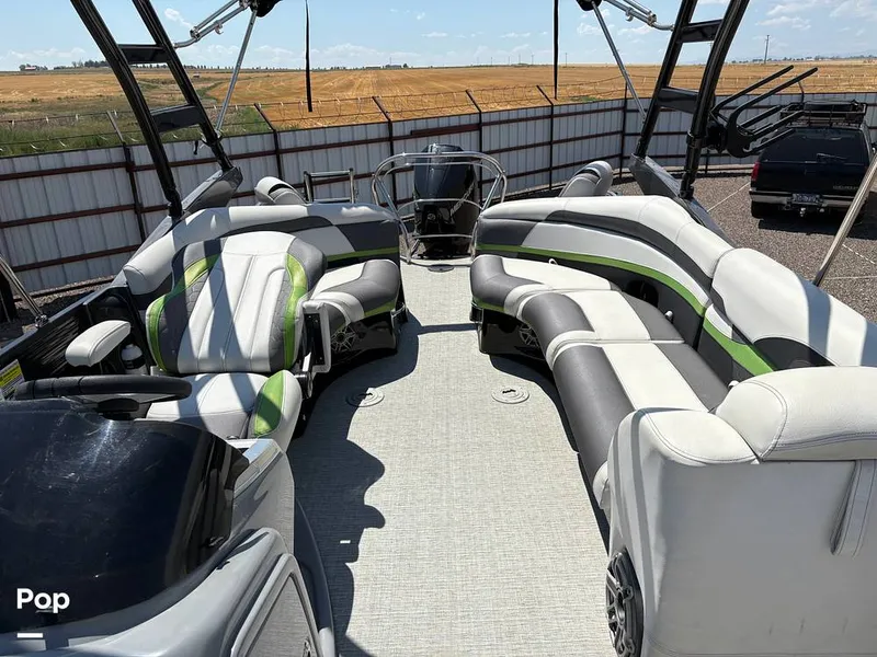 Slide: The Image of Godfrey Pontoon 250 XP 2020 - 15702919